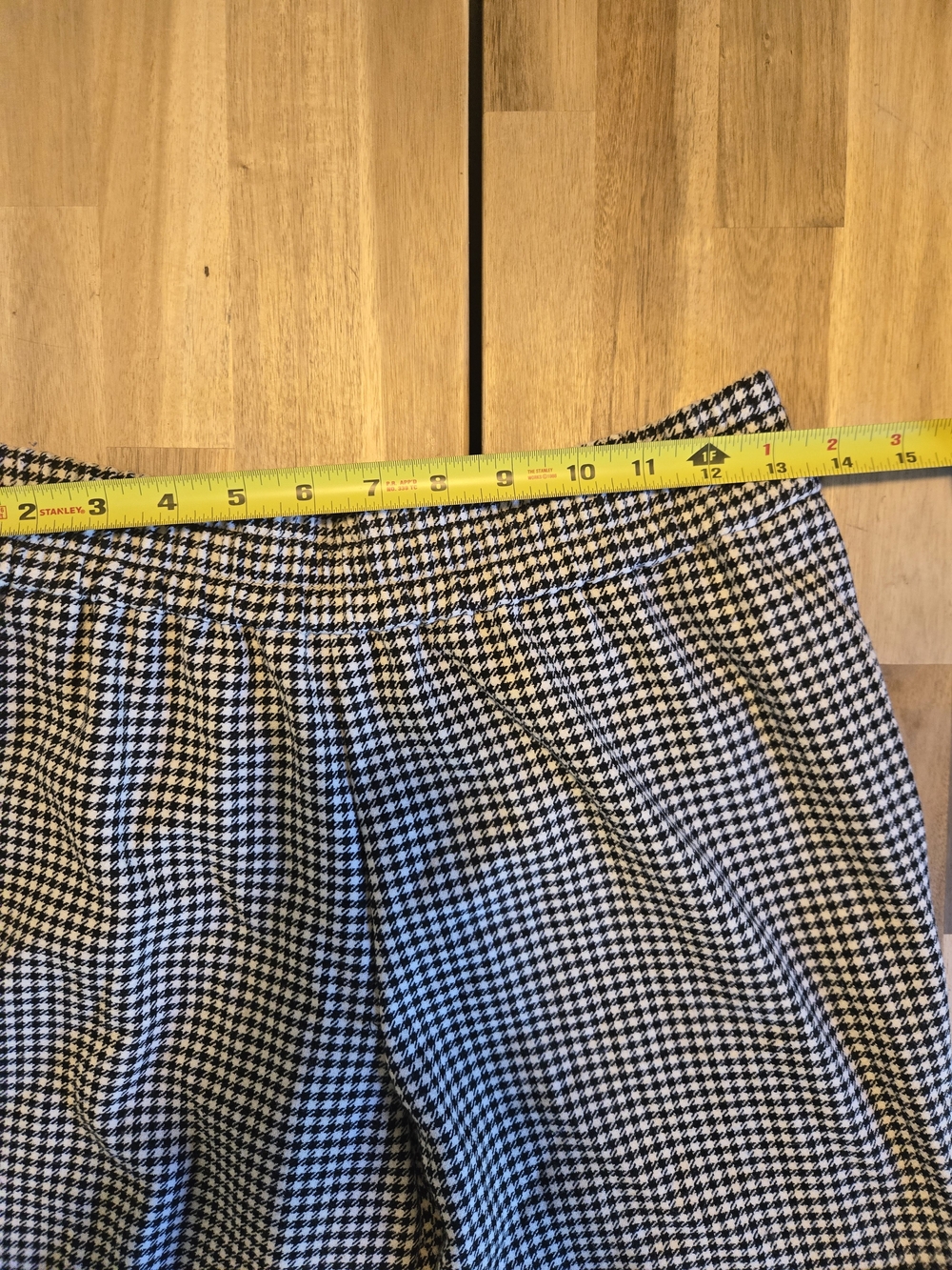 Alice + Olivia Black and White Houndstooth Cargo Joggers - Picture 5 of 10